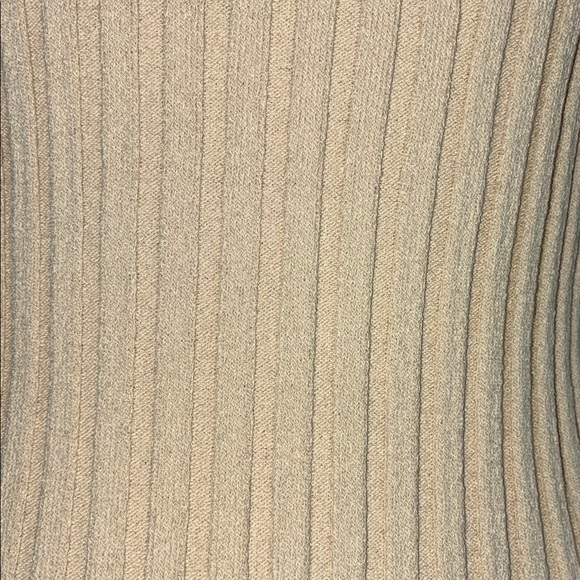 BANANA REPUBLIC Ribbed Tan Long Sleeve Sweater, Scoop Neck. M - Picture 5 of 10